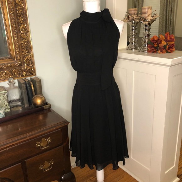 Banana Republic Dresses & Skirts - Banana Republic Black Silk Chiffon Halter Dress